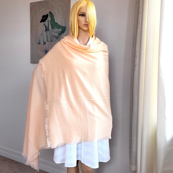 Beryll Cashmere Wrap Scarf - Picture 3 of 7